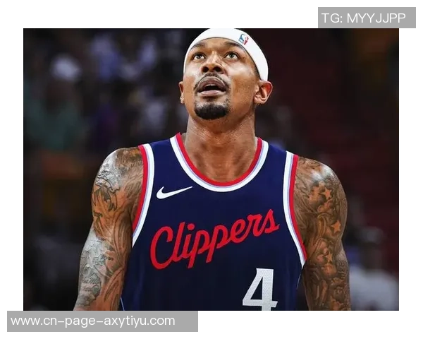 快船官方确认比尔因背部不适明日对阵开拓者出战存疑